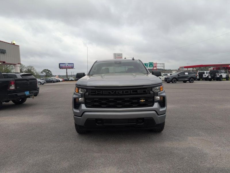 2024 Chevrolet Silverado CustomImage 2