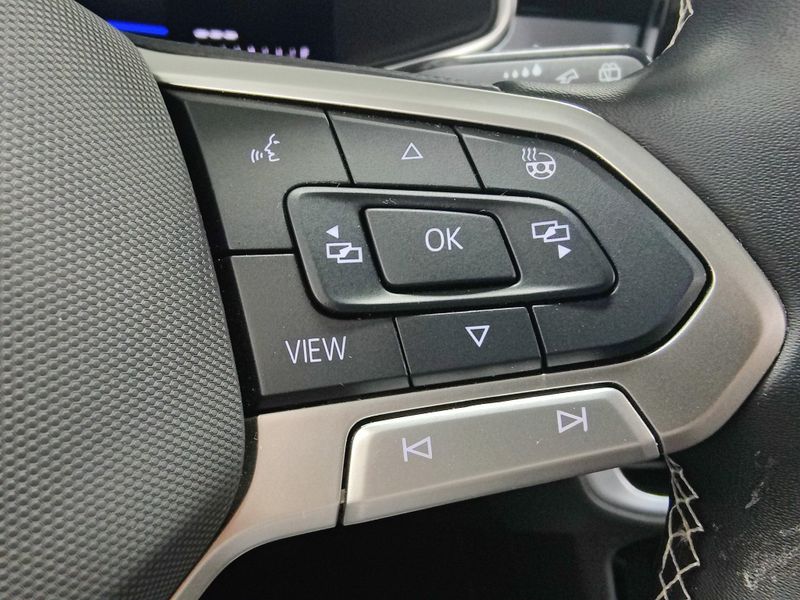 Used 2025 Volkswagen Taos SE 4-Motion AWDImage 26