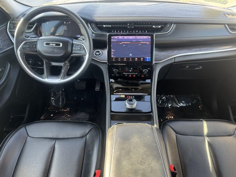 Used 2024 Jeep Grand Cherokee L LimitedImage 31