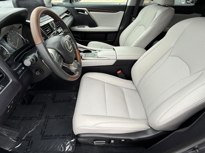2022 Lexus RX 350Image 20