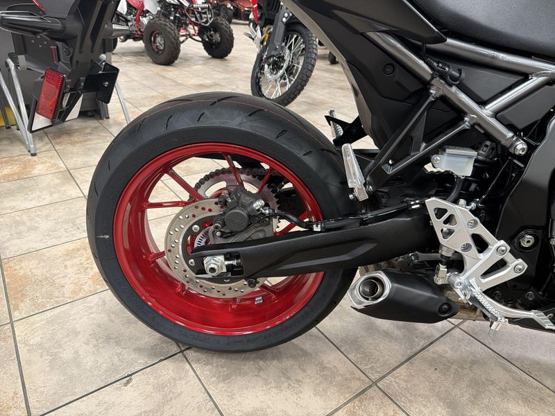 New 2027 Suzuki GSX-8R Image 21
