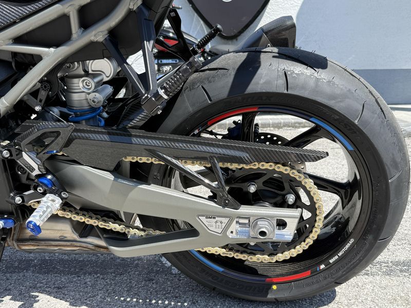 2026 BMW M 1000 R