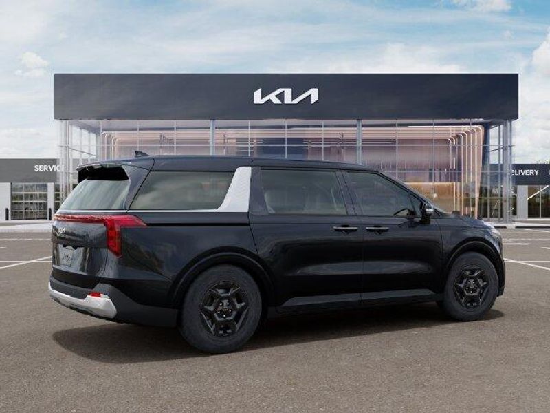 New 2027 Kia Carnival LXImage 7