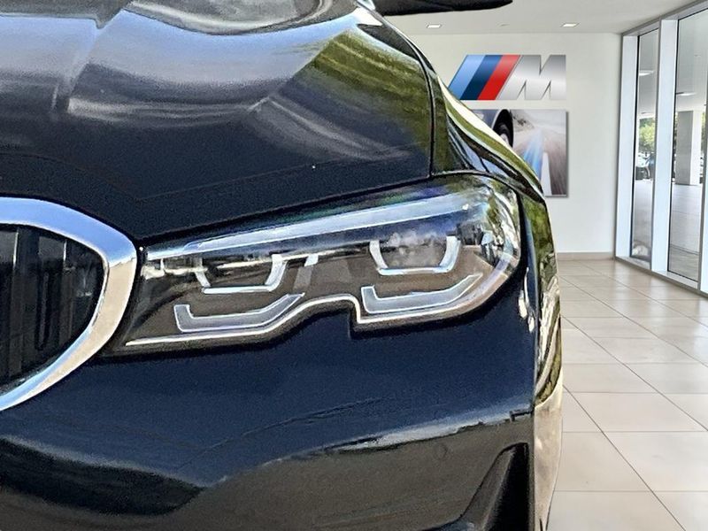 2021 BMW 3 Series 330iImage 10