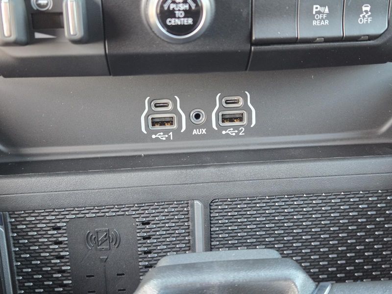 New 2026 RAM 1500 Big Horn Crew Cab 4x2 5'7' Box