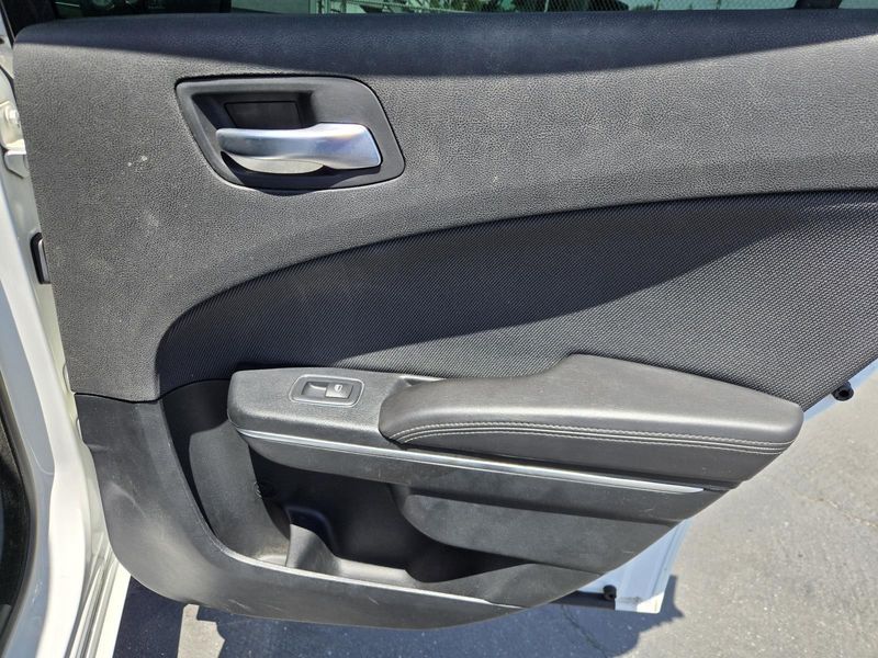 Used 2018 Dodge Charger SXT RWD