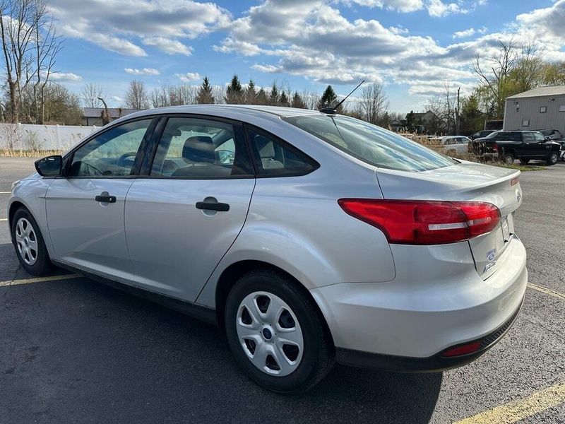 2017 Ford Focus SImage 13