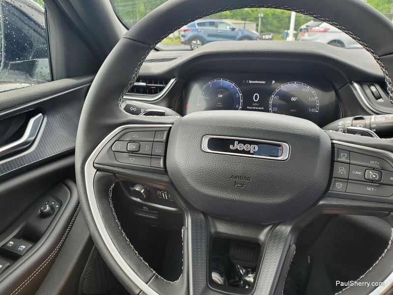 2025 Jeep Grand Cherokee Altitude X 4x4Image 25