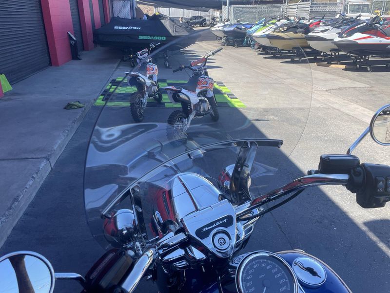 Used 2017 Harley-Davidson ROAD KING Image 15