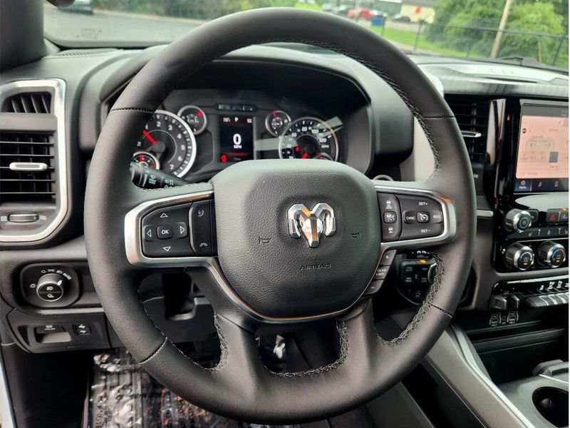 New 2026 RAM 1500 Big Horn Crew Cab 4x4 5'7' Box