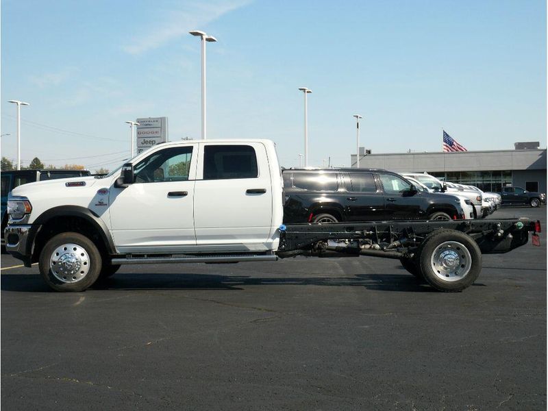 2024 RAM 5500 Tradesman Chassis Crew Cab 4x4 84