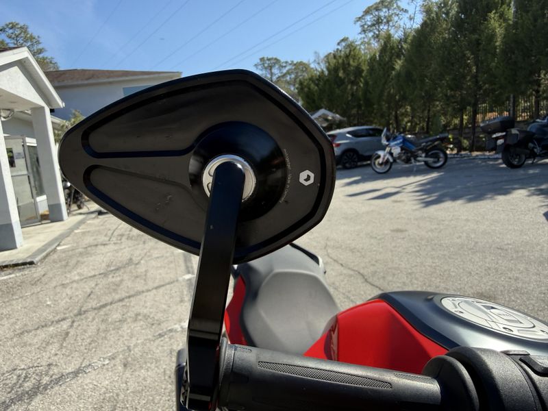 2024 BMW F 900 R Low