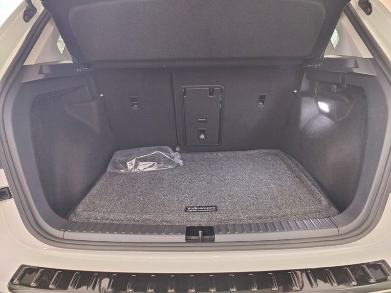 Used 2025 Volkswagen Taos SEL AWD w/Sunroof/NavImage 12