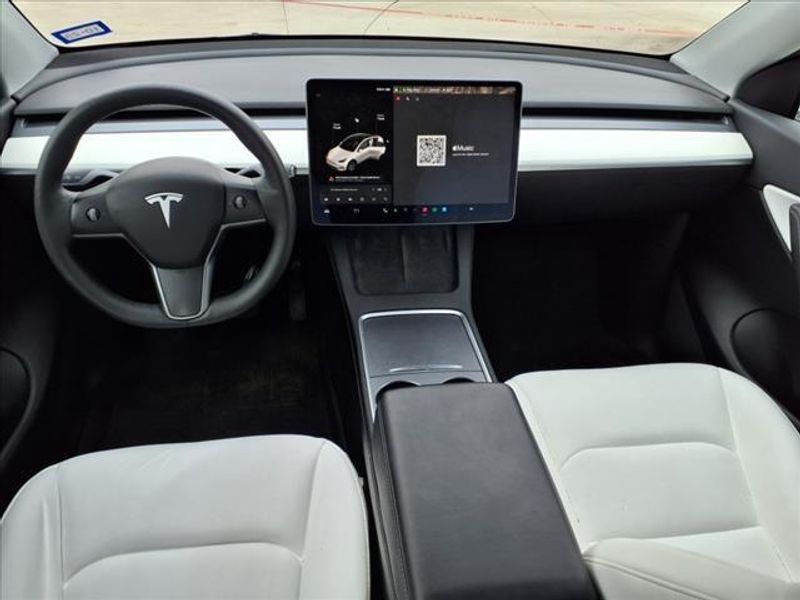 2021 Tesla Model Y Long RangeImage 4