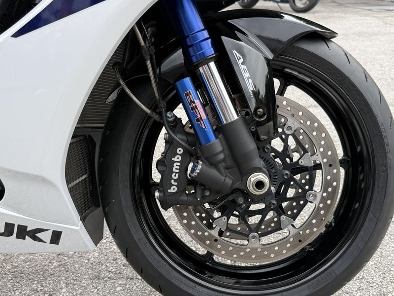 2025 Suzuki GSX-R1000RZ