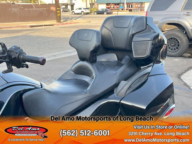 2015 Can-Am SPYDER RTImage 19