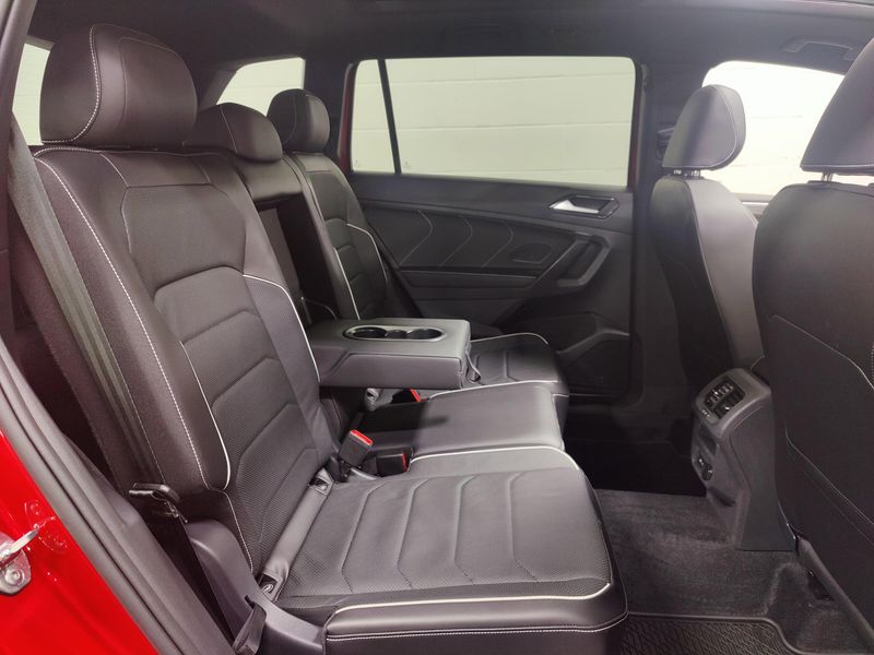 Used 2024 Volkswagen Tiguan AWD SEL R-Line w/Sunroof/NavImage 21