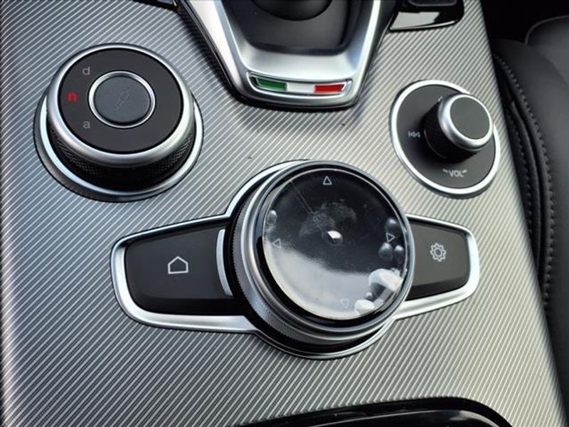 New 2025 Alfa Romeo Stelvio Tributo ItalianoImage 25