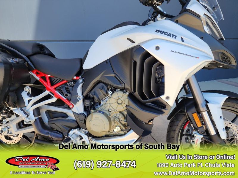 2023 Ducati MULTISTRADA V4 S TRAVEL & RADAR  in a ICEBERG WHITE exterior color. Del Amo Motorsports of South Bay (619) 547-1937 delamomotorsports.com 