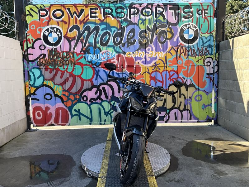 New 2026 BMW M 1000 R Image 3