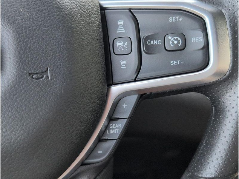 New 2026 RAM 1500 Express Crew Cab 4x4 5