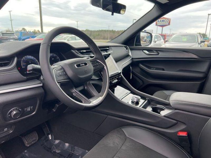 2025 Jeep Grand Cherokee L Altitude X 4x4