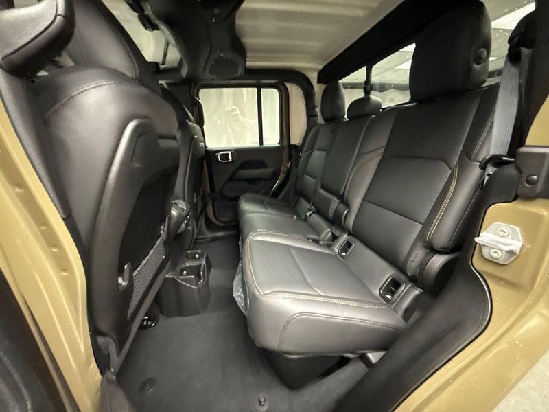 New 2025 Jeep Gladiator High Tide 4x4Image 14