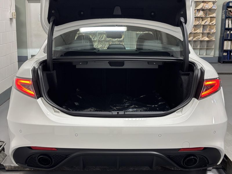 New 2025 Alfa Romeo Giulia AwdImage 19