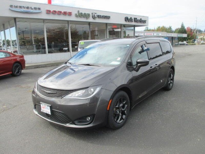 2018 Chrysler Pacifica Touring L PlusImage 2