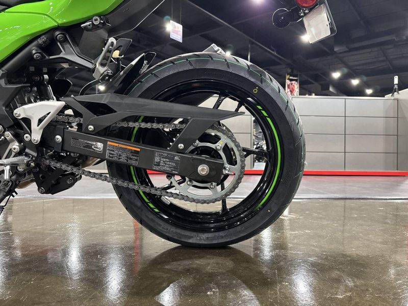 2025 Kawasaki NINJA 500 KRT EDITION SE ABS  in a LIME GREEN/EBONY/PEARL BLIZZARD WHITE exterior color. Del Amo Motorsports of Redondo Beach (424) 390-7811 delamomotorsports.com 