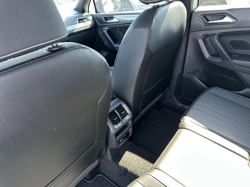 Used 2023 Volkswagen Tiguan SE R-Line BlackImage 21
