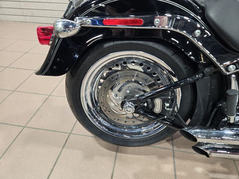2016 HARLEY SOFTAIL FATBOY BLACK Image 22