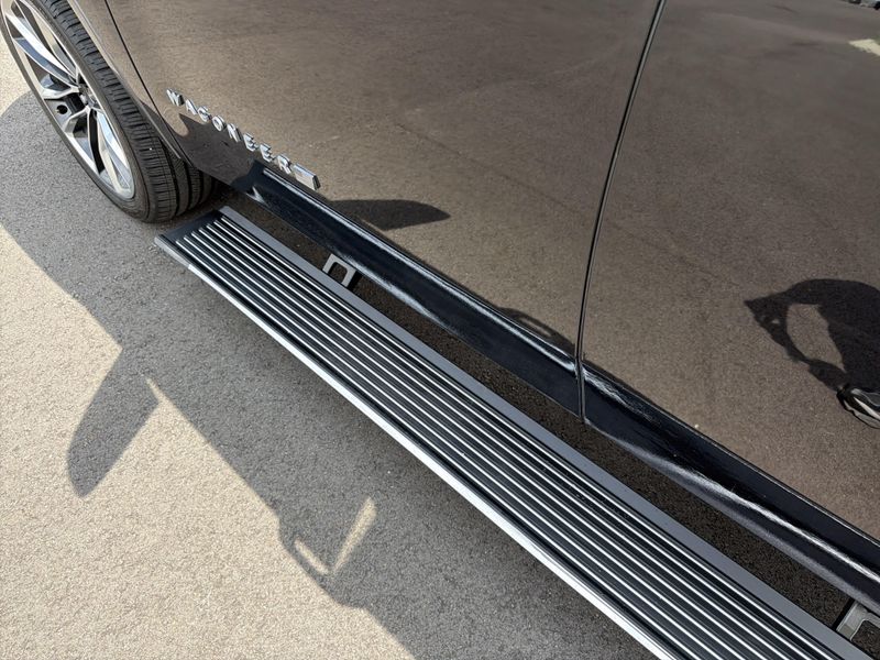 2022 Jeep Wagoneer Series IIIImage 35