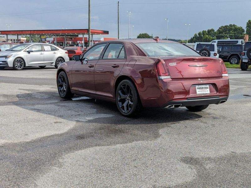 2022 Chrysler 300 300SImage 5