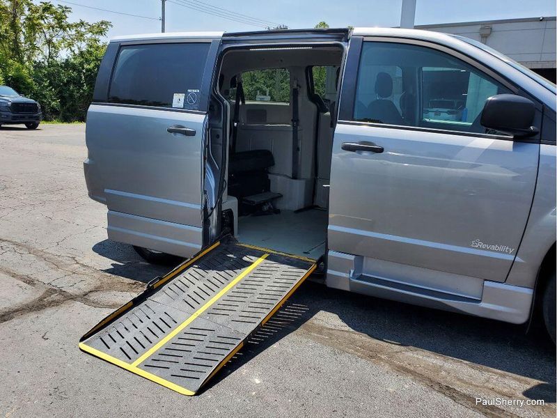 2019 Dodge Grand Caravan SEImage 15