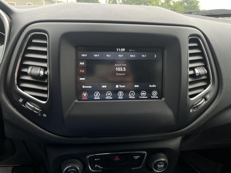 2018 Jeep Compass Image 16