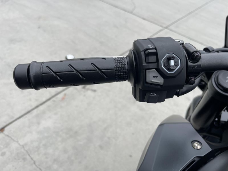 2025 Honda CB500F Image 9