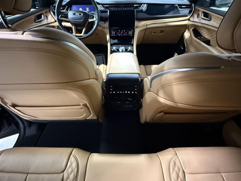 Used 2024 Jeep Grand Cherokee Summit ReserveImage 22