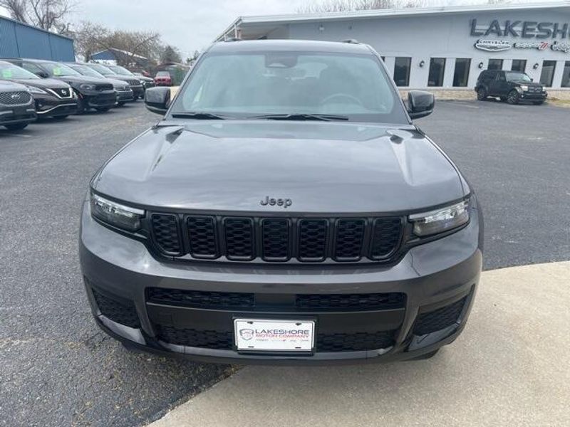 2025 Jeep Grand Cherokee L Altitude X 4x4Image 2