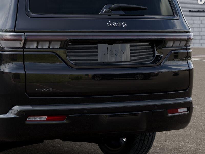 2026 Jeep Grand Wagoneer Summit Reserve 4x4Image 13