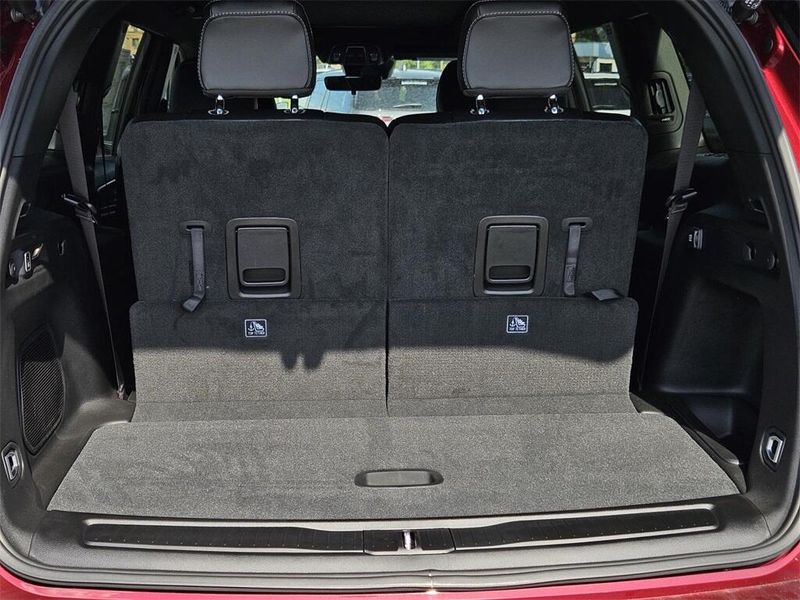 2025 Jeep Grand Cherokee L Limited 4x4Image 8
