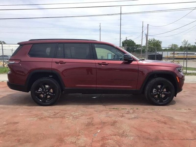 2025 Jeep Grand Cherokee L Altitude 4x2Image 5