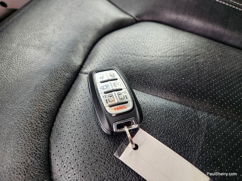 Used 2022 Chrysler Pacifica Touring L
