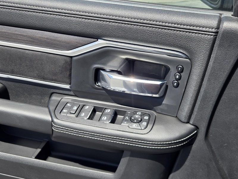 New 2026 RAM 2500 Laramie Crew Cab 4x4 6'4' Box
