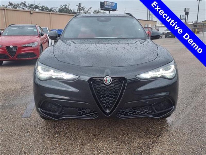 New 2025 Alfa Romeo Stelvio VeloceImage 4