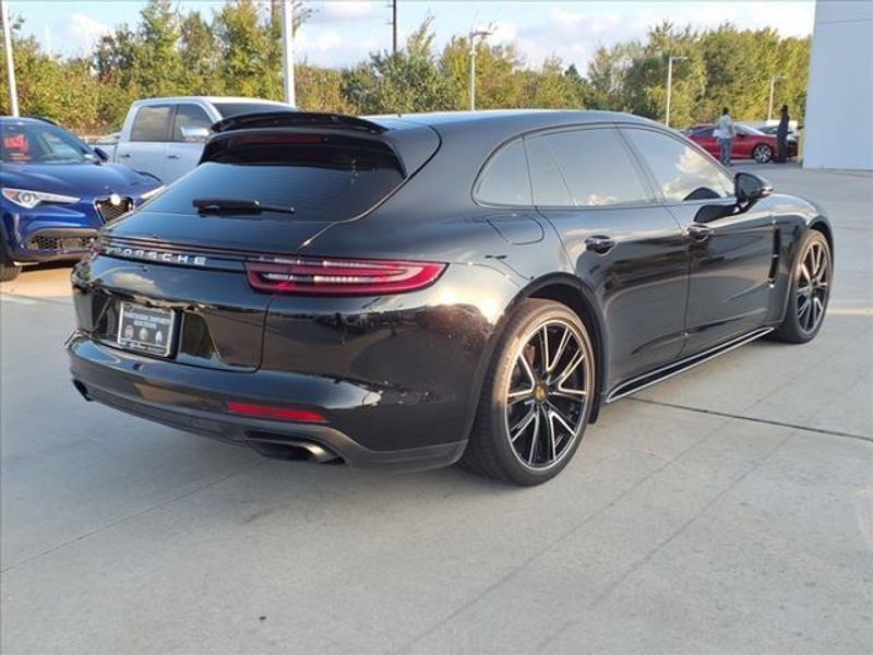 2018 Porsche Panamera Sport Turismo 4Image 2