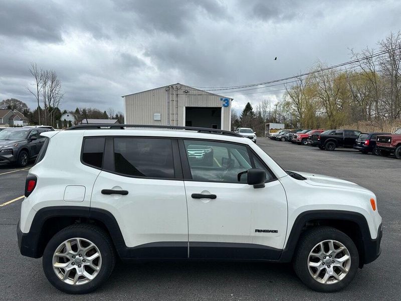 2018 Jeep Renegade SportImage 11