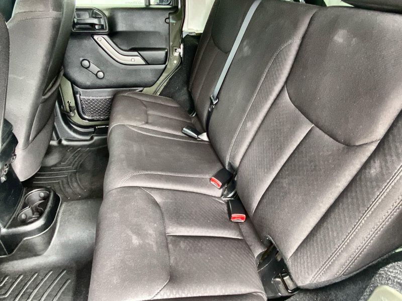 Used 2015 Jeep Wrangler Unlimited SportImage 21