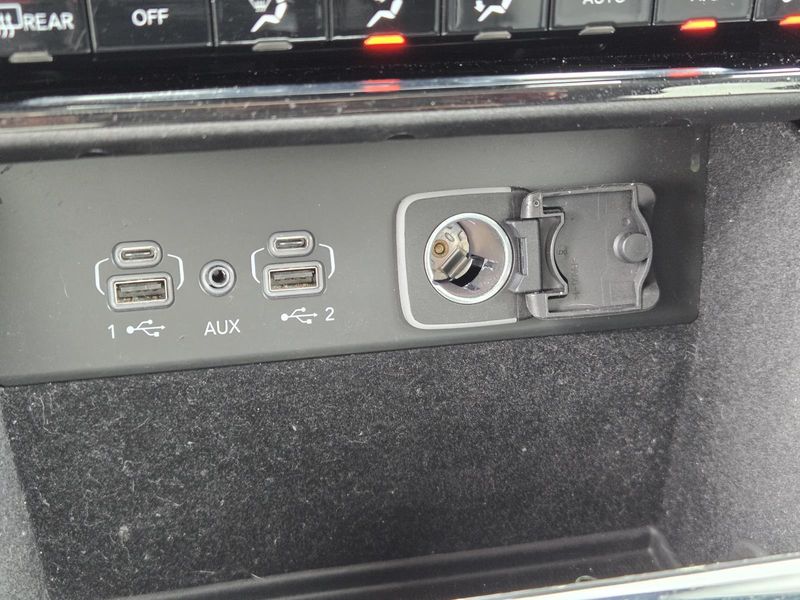 Used 2022 Jeep Grand Cherokee L Limited 4x2