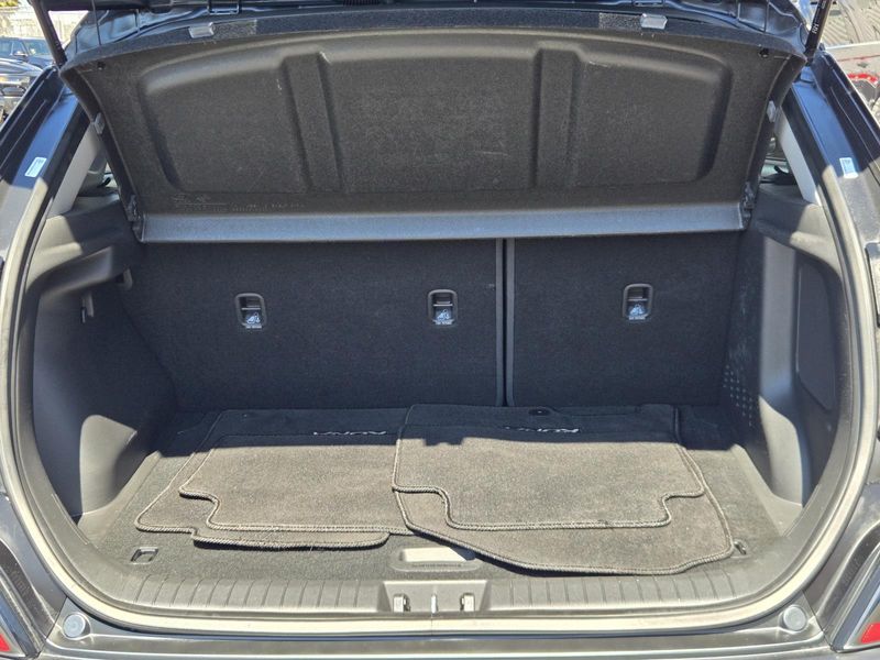 Used 2022 Hyundai Kona Limited DCT FWD